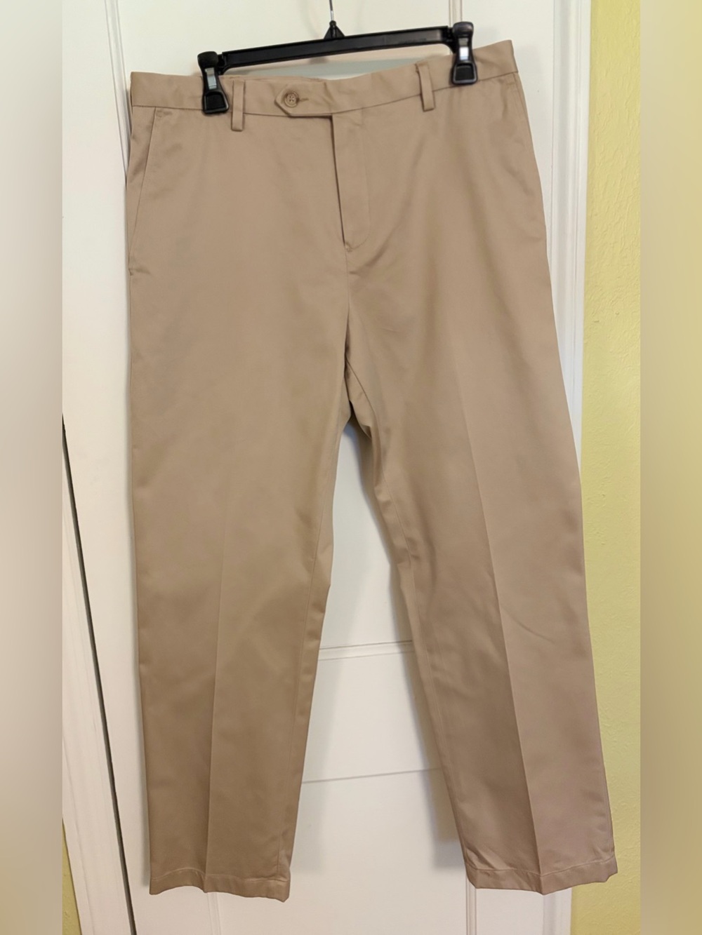 Jos. A. Bank Men's Traveler Chinos 33x30 Tailored Fit